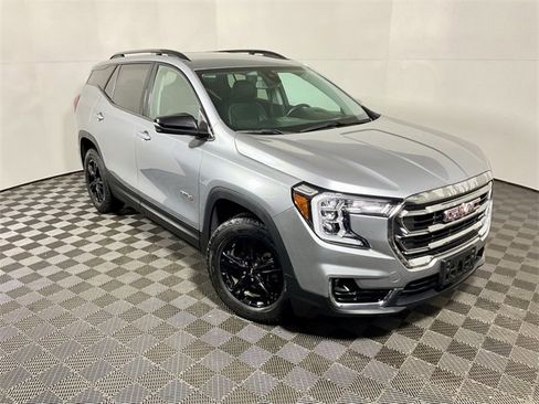 Used 2023 GMC Terrain AT4 image 3