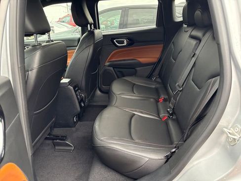 Used 2024 Jeep Compass Limited image 9