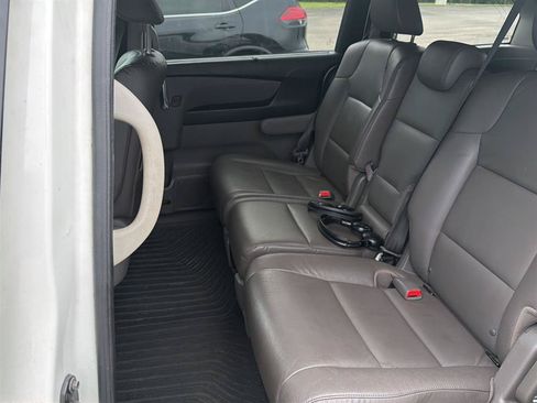 Used 2015 Honda Odyssey Touring image 2