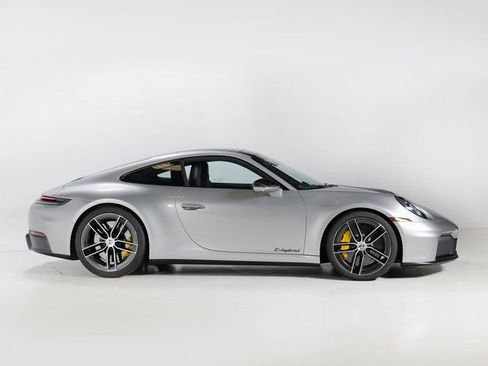 Certified 2025 Porsche 911 Carrera 4 GTS AWD/4WD image 8