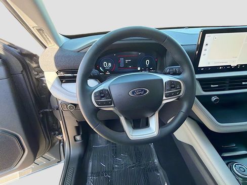 Used 2025 Ford Explorer Active w/ Active Comfort Package AWD/4WD image 11