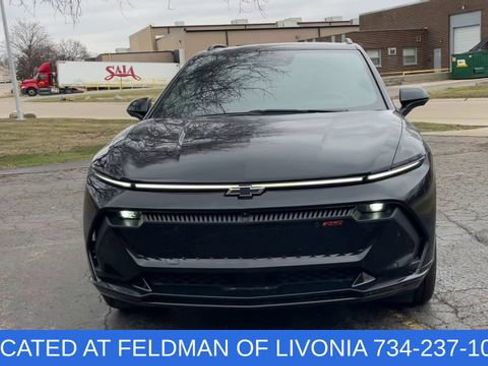 Used 2024 Chevrolet Equinox EV RS image 3