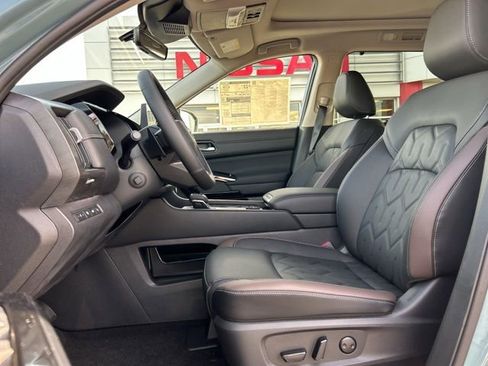 New 2026 Nissan Pathfinder Platinum AWD/4WD image 29