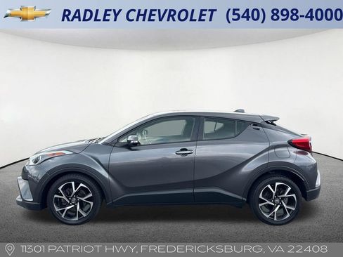 Used 2019 Toyota C-HR XLE FWD image 16
