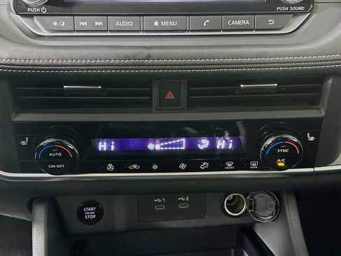 Used 2025 Nissan Rogue SV w/ SV Premium Package image 23