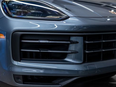 New 2026 Porsche Cayenne image 17