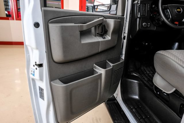 Used 2025 Chevrolet Express 3500 LT w/ LT Preferred Equipment Group RWD image 38