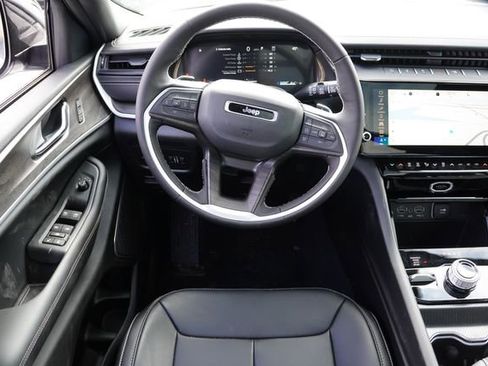 New 2026 Jeep Grand Cherokee Limited w/ Limited Altitude Package AWD/4WD image 16