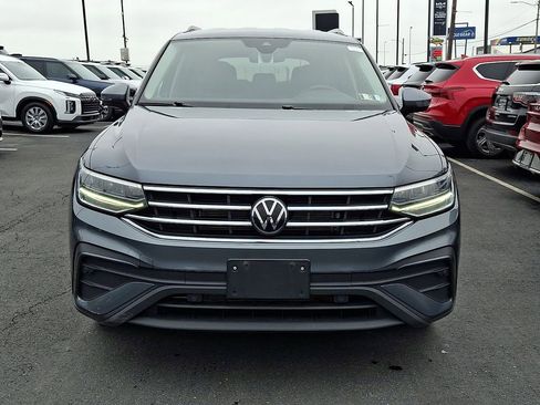 Used 2024 Volkswagen Tiguan SE FWD image 2