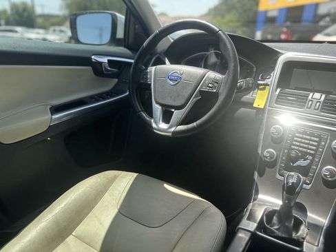 Used 2016 Volvo XC60 T5 Premier w/ Proximity Package FWD image 20