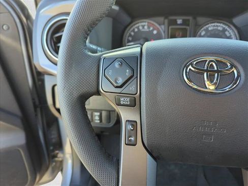 Used 2021 Toyota Tacoma TRD Sport image 15