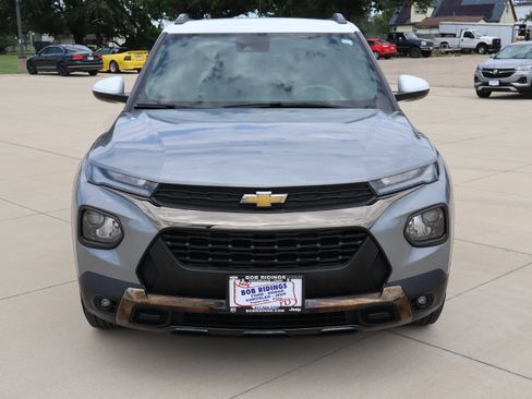 Used 2023 Chevrolet TrailBlazer ACTIV w/ Convenience Package FWD image 2