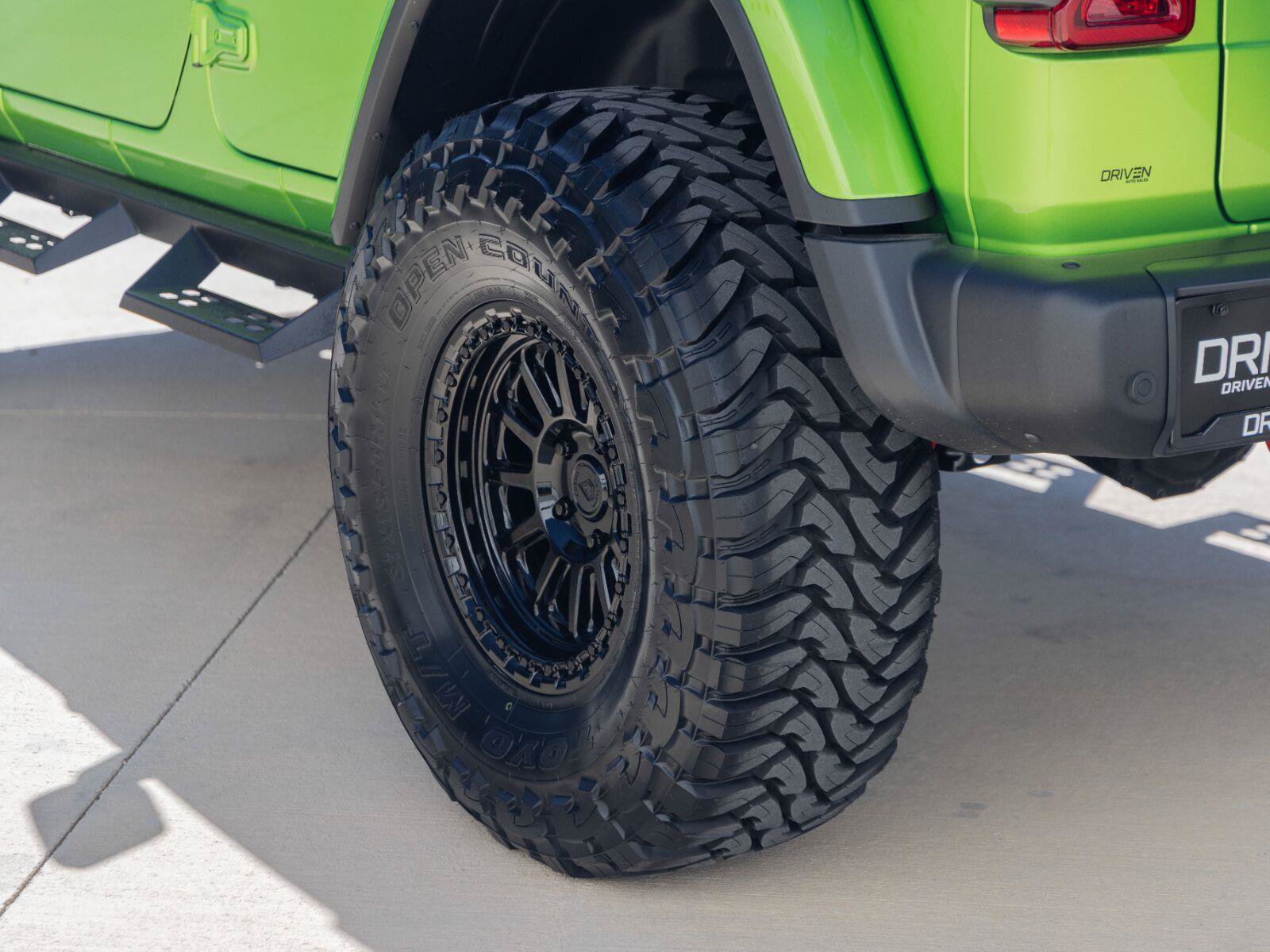 Used 2025 Jeep Wrangler Unlimited Rubicon w/ Safety Group AWD/4WD image 18