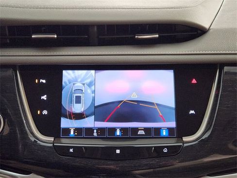 Used 2021 Cadillac XT6 Premium Luxury image 18