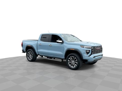 Used 2026 GMC Canyon Denali image 2