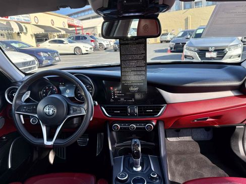 Used 2018 Alfa Romeo Giulia Ti Sport w/ Quick Order Package 22U Sport RWD image 23