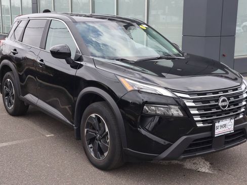Certified 2025 Nissan Rogue SV AWD/4WD image 3