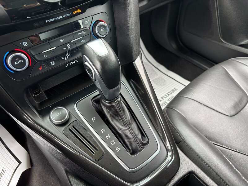 Used 2015 Ford Focus Titanium w/ Titanium Technology Package FWD image 13