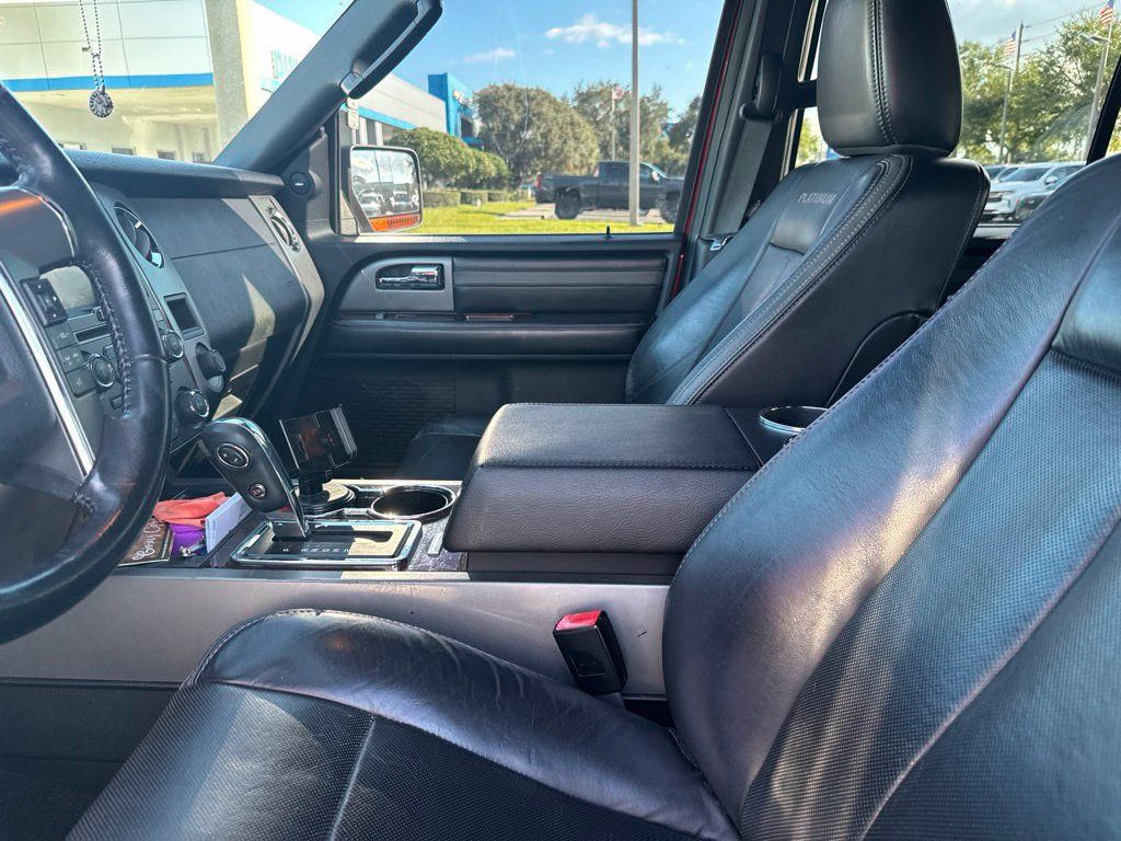 Used 2016 Ford Expedition Platinum AWD/4WD image 4