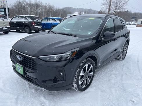 Used 2024 Ford Escape Platinum image 10