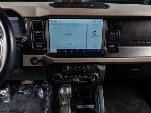 Used 2022 Ford Bronco Wildtrak image 23