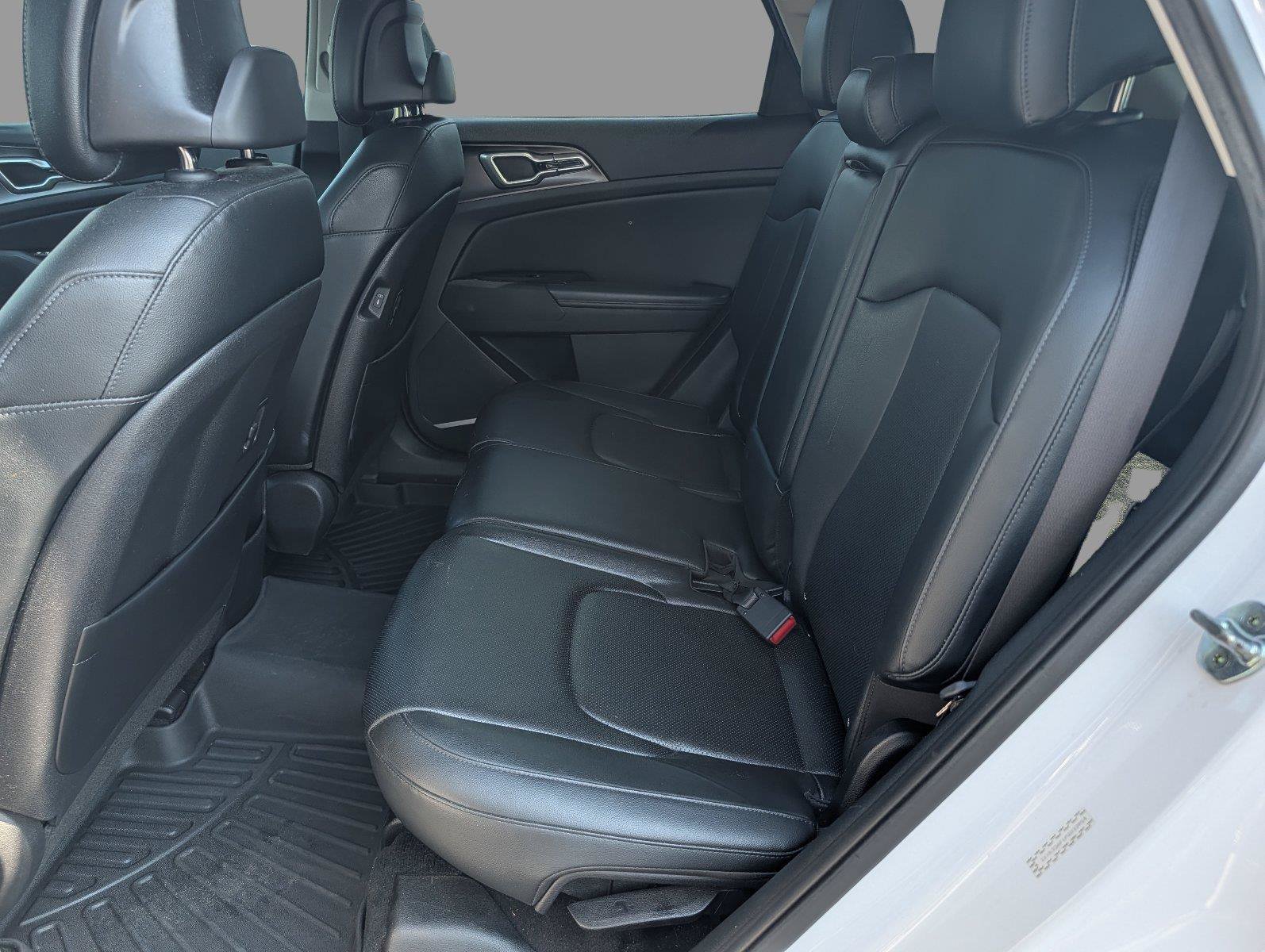 Used 2023 Kia Sportage EX FWD image 32