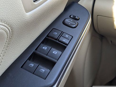 Used 2016 Toyota Camry XLE image 21