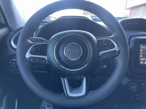 Used 2018 Jeep Renegade Latitude w/ Safety & Security Group image 15