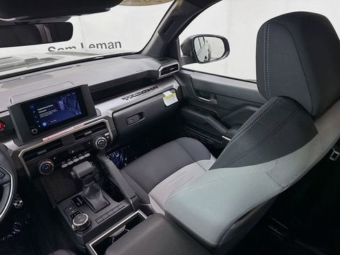 Used 2025 Toyota Tacoma TRD Sport image 23