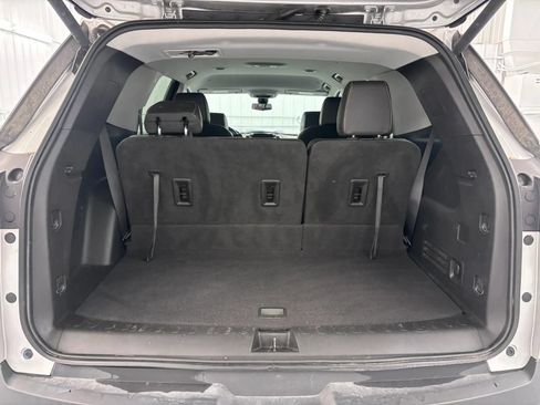 Used 2021 Chevrolet Traverse RS FWD image 37