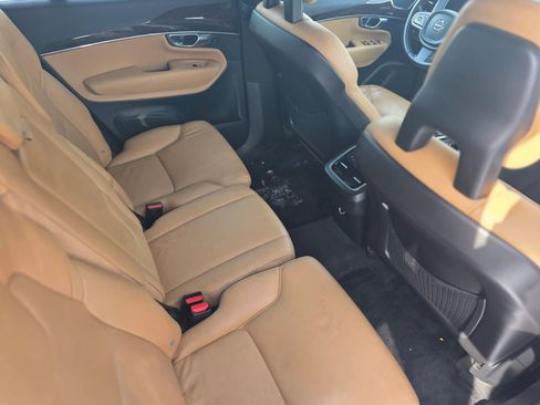 Used 2017 Volvo XC90 T6 Momentum w/ Vision Package image 20