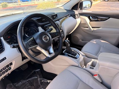 Certified 2022 Nissan Rogue Sport SL w/ Premium Package AWD/4WD image 16