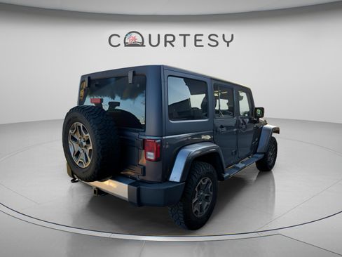 Used 2014 Jeep Wrangler Unlimited Sahara w/ Connectivity Group AWD/4WD image 20