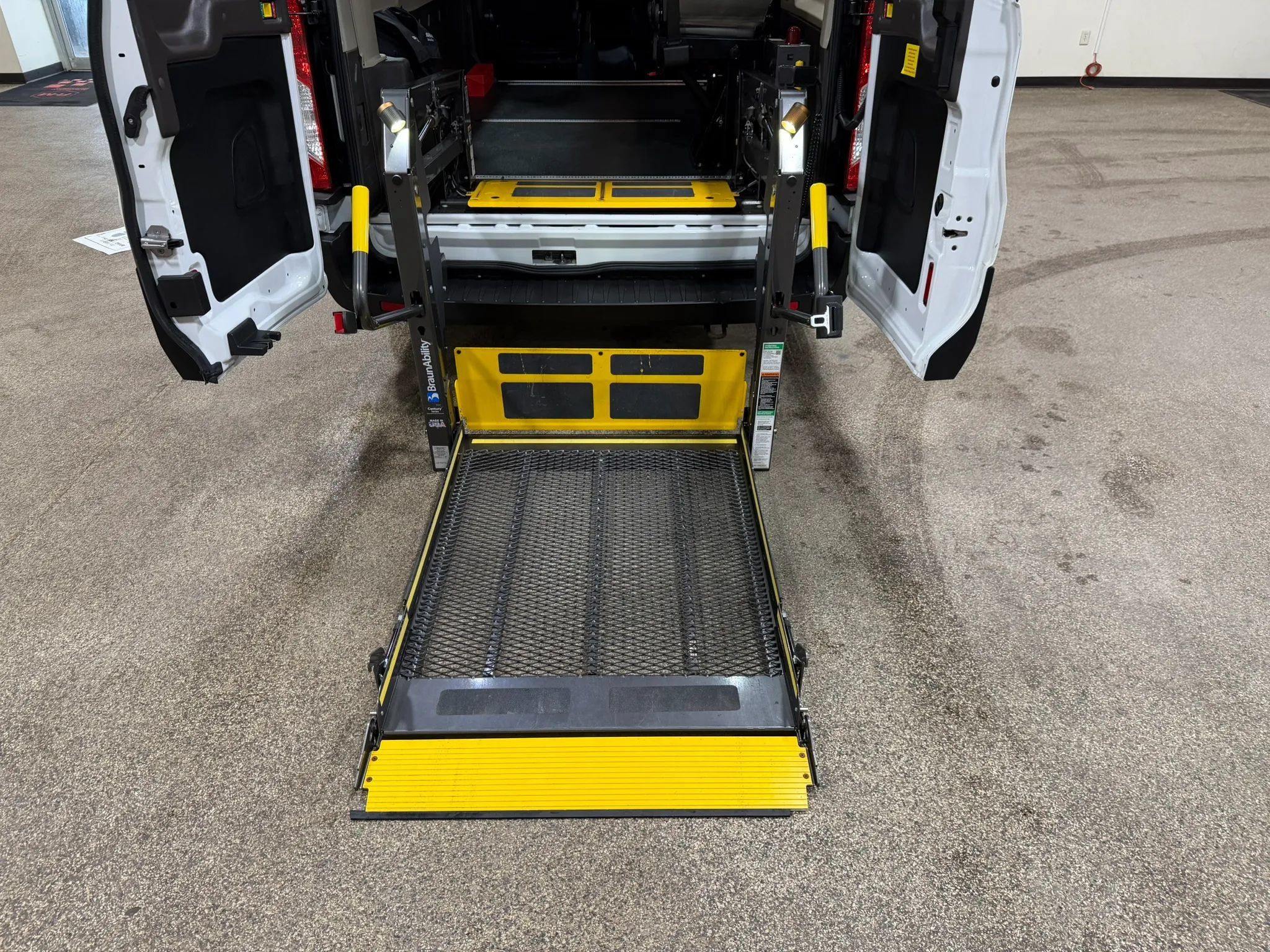 Used 2020 Ford Transit 150 Medium Roof RWD image 51