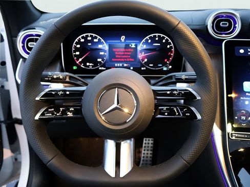 Used 2026 Mercedes-Benz GLC 300 4MATIC image 31