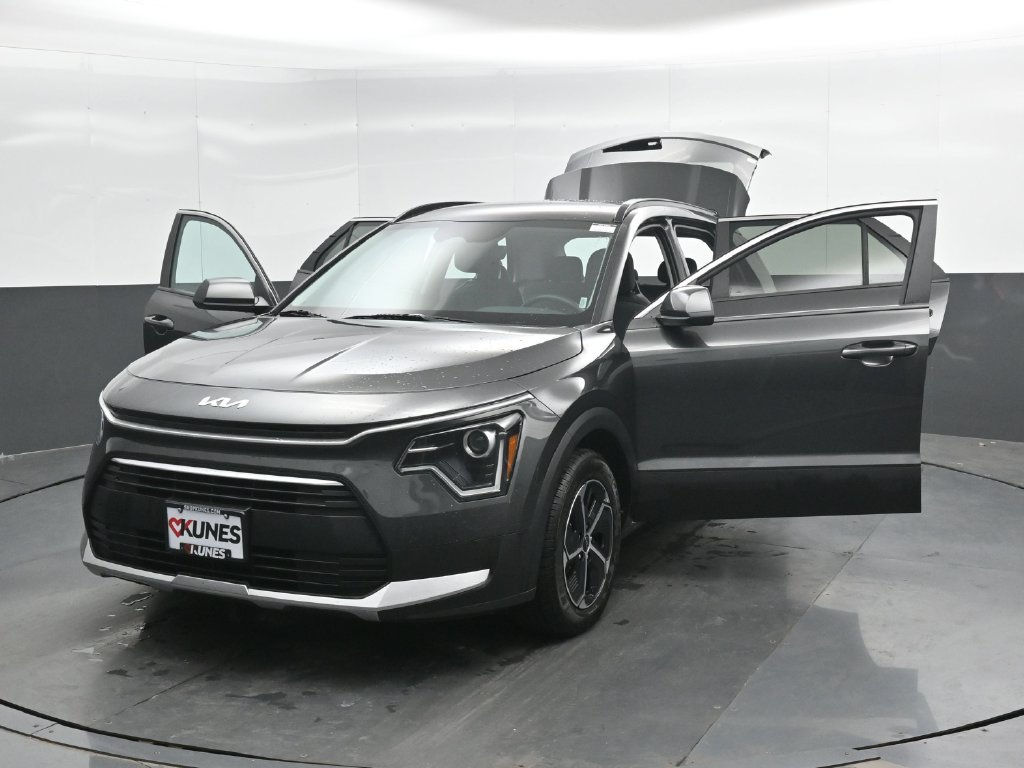 Used 2025 Kia Niro LX FWD image 48