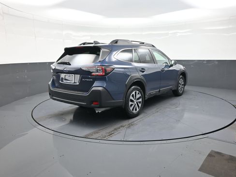 Used 2025 Subaru Outback Premium image 3