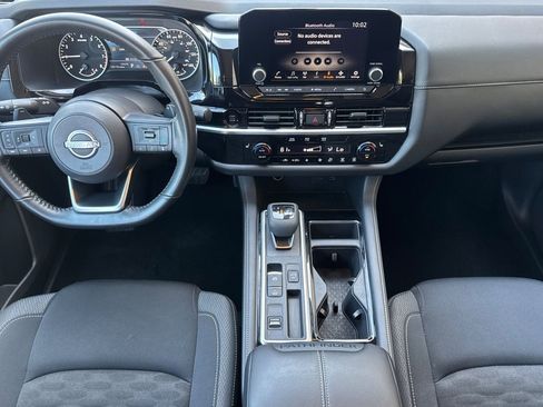 Used 2025 Nissan Pathfinder SV FWD image 16