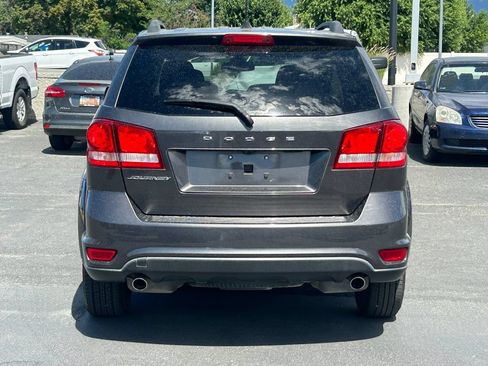 Used 2018 Dodge Journey SXT w/ Connectivity Group FWD image 5