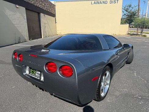 Used 2003 Chevrolet Corvette Coupe w/ Preferred Equipment Group RWD image 9