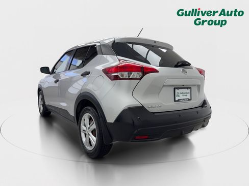 Used 2020 Nissan Kicks S FWD image 5