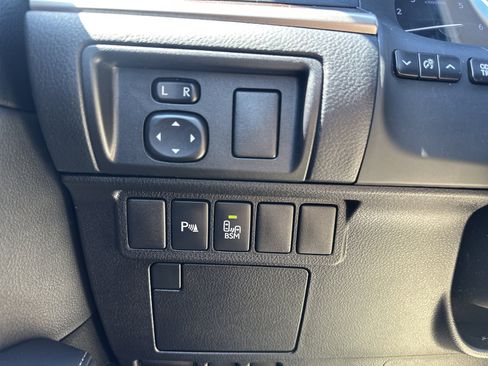 Used 2016 Lexus ES 350 w/ Premium Package w/Wood Trim FWD image 24