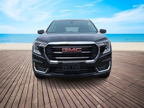Used 2024 GMC Terrain SLE AWD/4WD image 2