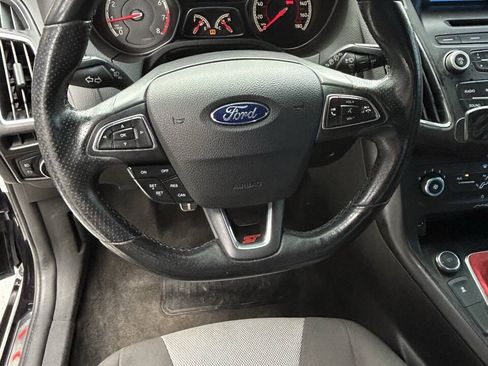 Used 2017 Ford Focus ST FWD image 9