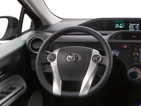 Used 2012 Toyota Prius C Three FWD image 4