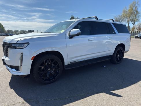 Used 2021 Cadillac Escalade ESV Premium Luxury image 4