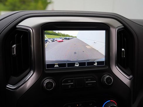 Used 2022 Chevrolet Silverado 1500 LT AWD/4WD image 35
