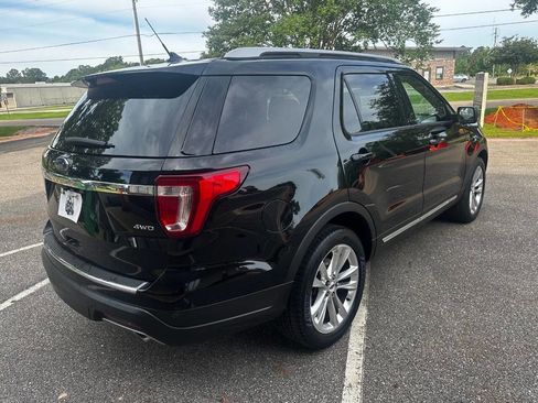 Used 2018 Ford Explorer XLT w/ Equipment Group 202A AWD/4WD image 6