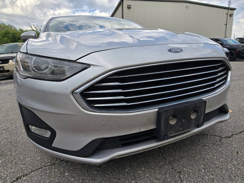Used 2019 Ford Fusion SE w/ Equipment Group 151A FWD image 13