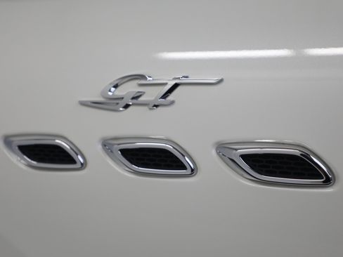 Certified 2022 Maserati Levante GT image 23